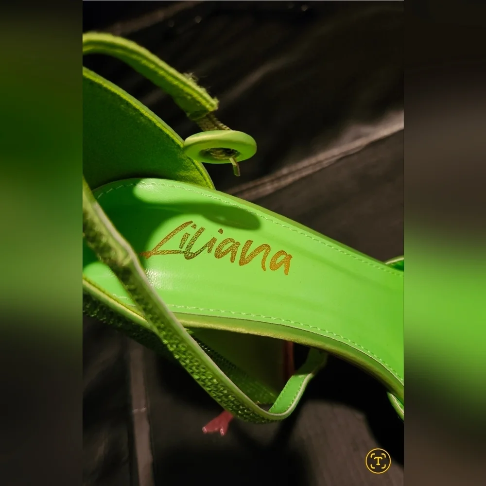 Vibrant Green Platform Heels - Picture 10 of 10